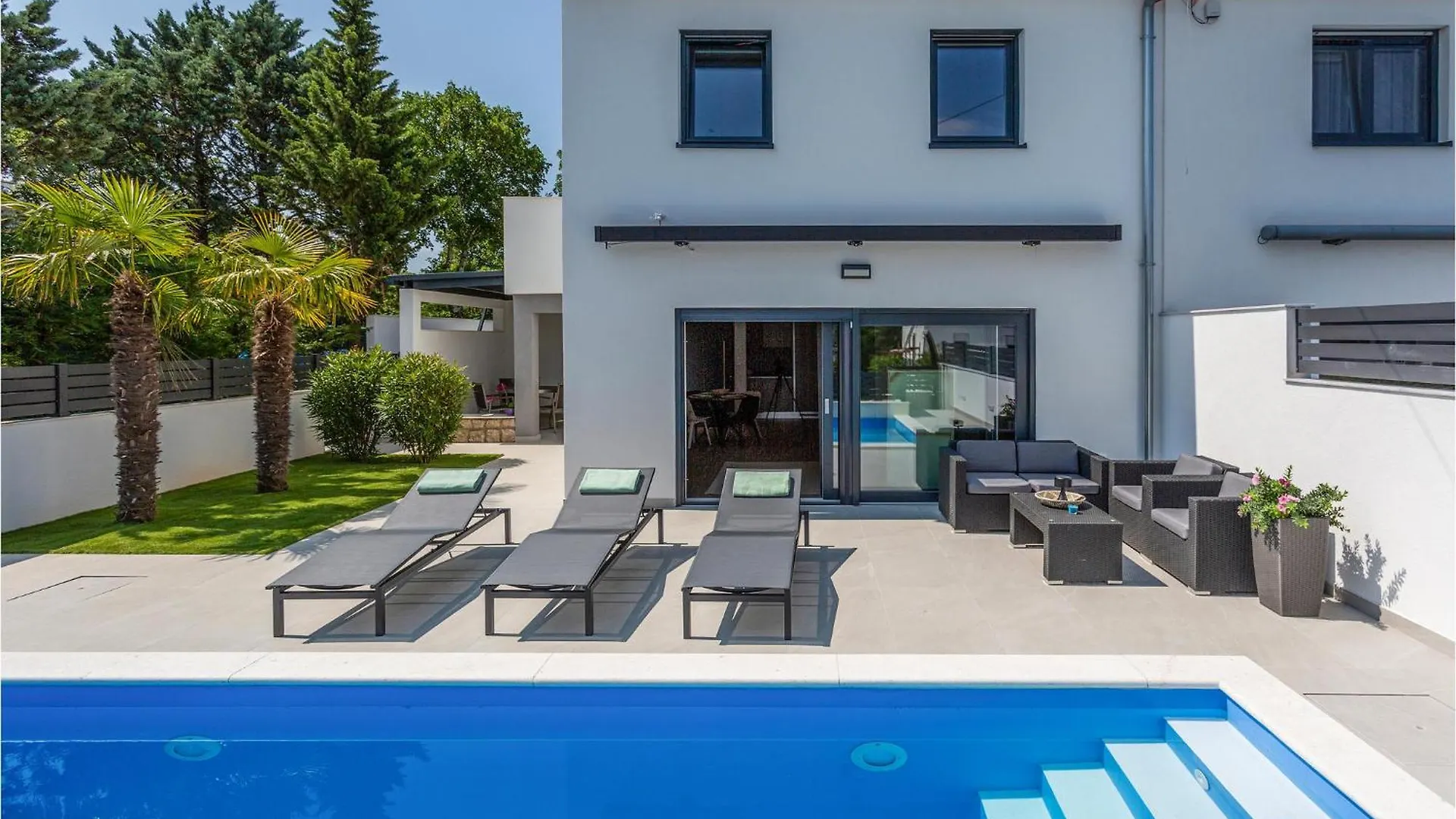 Beautiful Home In Njivice With Kitchen Holiday home