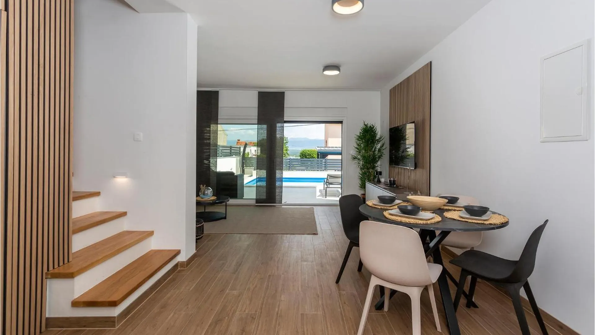 Beautiful Home In Njivice With Kitchen 0*,