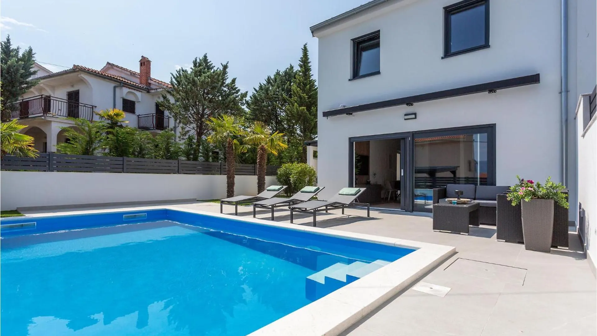 Beautiful Home In Njivice With Kitchen Holiday home
